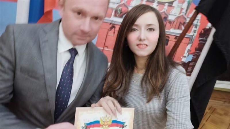 الزميله نسرين عبد