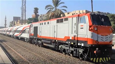 النقل تطالب بالتوعية من مخاطر ظاهرة رشق الأطفال للقطارات بالحجارة خلال الرحلات