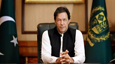 رئيس وزراء باكستان يناشد المجتمع الدولي منع حدوث أزمات إنسانية بأفغانستان