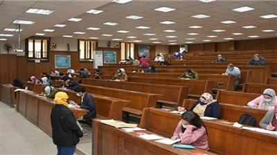 فرض رسوم على طلاب الجامعات لأداء الامتحانات الإلكترونية المميكنة.. إليك التفاصيل