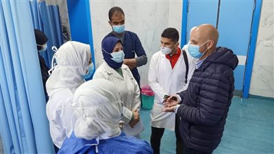 وكيل صحة الشرقية يتفقد أعمال التطوير بمستشفيات الصدر والحميات بالزقازيق 