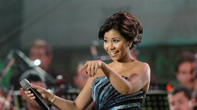 سعر فستان شيرين في حفل حلاقة شعرها