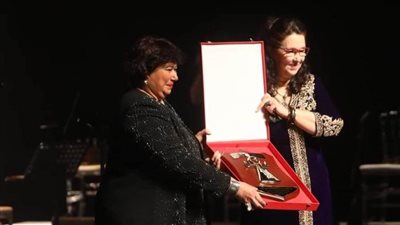 وزيرتا ثقافة مصر وتونس تشهدان الليلة المصرية بأيام قرطاج المسرحية