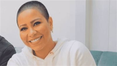 شيرين: حلقت شعري قبل الطلاق بيوم واحد