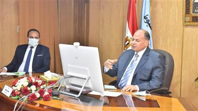 محافظ أسيوط يطمئن رئيس الوزراء على الوضع الصحي وتكثيف حملات تشجيع المواطنين على تلقي لقاحات 