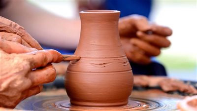 ورشة التصميم الصناعي والتراثي للزخارف بمكتبة الإسكندرية