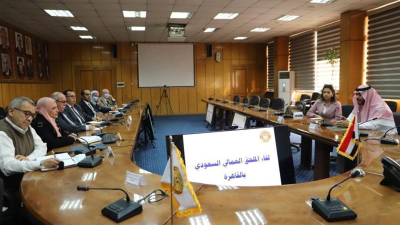 خلال الاجتماع