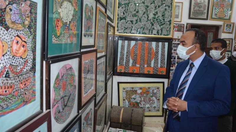 معرض الفنان حسن الشرق