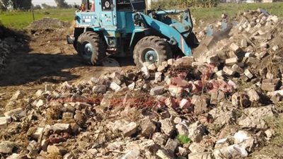 إزالة 5 حالات تعد على الأراضي الزراعية بكفر الشيخ