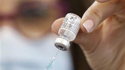 فاوتشي: سيتعين علينا التعامل مع الأمر إذا احتجنا جرعة رابعة من لقاحات كورونا