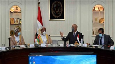 وزير الإسكان يعرض على نظيره العماني التجربة العمرانية المصرية في عهد الرئيس السيسي