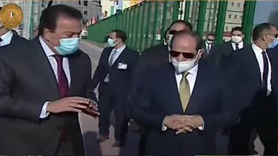 بالصور.. الرئيس السيسي يتابع الأنشطة الطلابية بجامعة كفر الشيخ خلال زيارة اليوم 