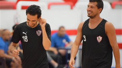 تدريبات تأهيلية وإطالات للاعبي الزمالك في مجمع الصالات قبل ودية الرائد