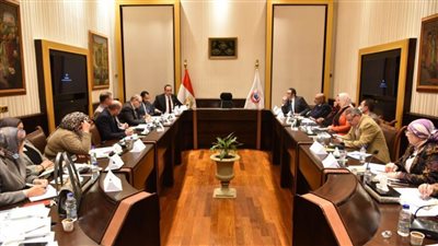 الصحة: العليا لمقاومة مضادات الميكروبات تتابع الترصد الإلكتروني لمكافحة الأمراض بالمستشفيات