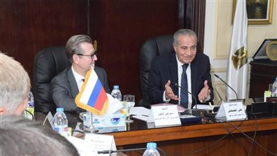 وزير التموين يبحث مع نائب وزير الزراعة الروسي إنشاء منطقة لوجستية حرة لتخزين الأقماح