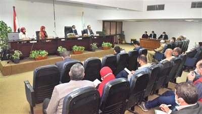 سكرتير عام أسيوط يترأس اجتماع لجنة التخطيط المحلي لبرنامج التنمية المحلية بالصعيد 