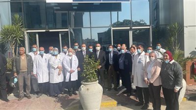 وزير الطيران يتفقد مستشفى مصر للطيران ويفتتح المعامل المركزية والمطورة