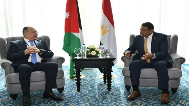 لقاء على هامش اجتماعات