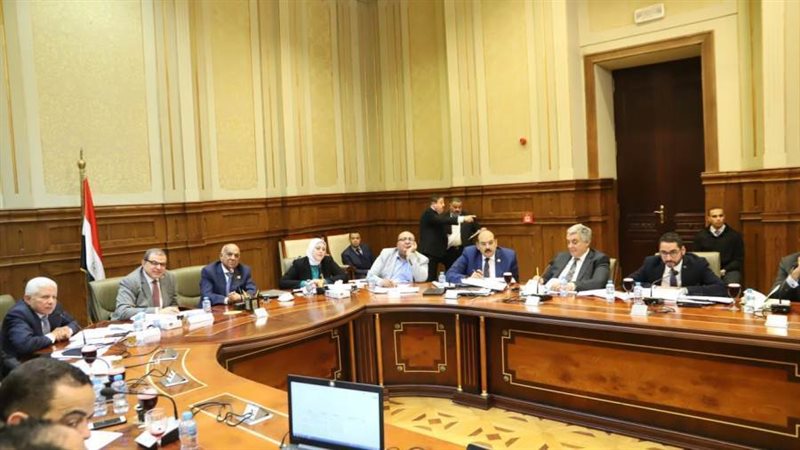 خلال الاجتماع