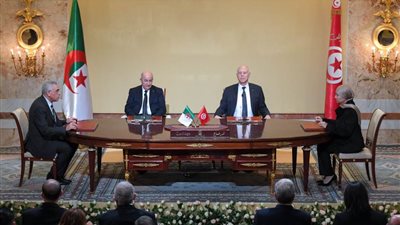 تونس والجزائر توقِّعان على 27 اتفاقية تعاون