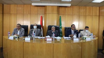   محافظ المنيا يعقد الاجتماع الأول للمجلس الاقتصادي الاجتماعي ويناقش آليات تفعيله