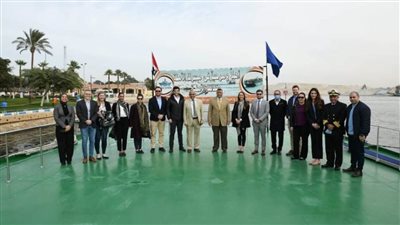 الفريق ربيع يستعرض المشروعات التنموية لقناة السويس مع وفد الكونجرس الأمريكي