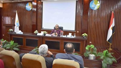 رئيس مياه سوهاج يستعرض الموقف التنفيذي للمشروعات 