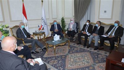 وزير النقل يبحث مع السفير الفرنسي المشروعات المشتركة والتعاون المستقبلي