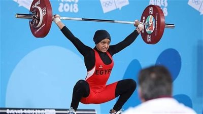 أول فوج من منتخب رفع الأثقال يصل القاهرة اليوم