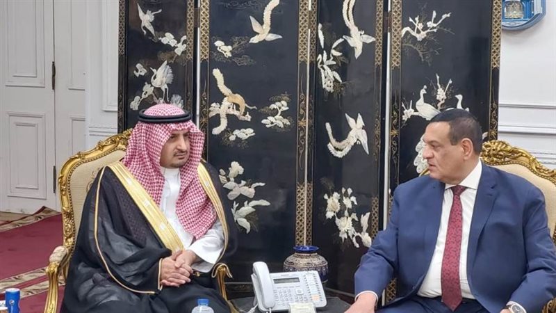 محافظ البحيرة يستقبل