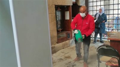 بالصور.. رش وتطهير مناطق آثار شمال القاهرة