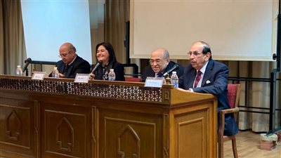 مصطفى الفقي يناقش كتاب 