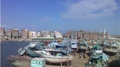 إغلاق ميناء برج البرلس البحري لليوم الثاني على التوالي لسوء الأحوال الجوية