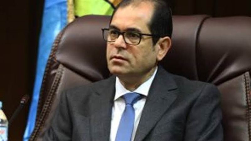 الدكتور يوسف عامر