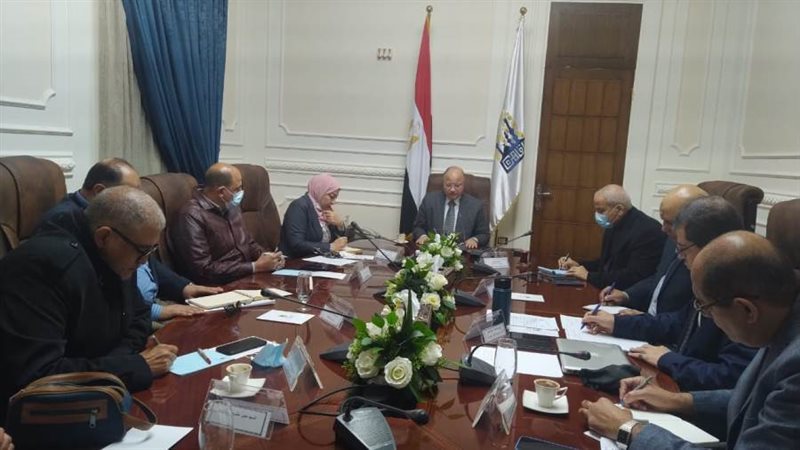 محافظ القاهرة واجتماع