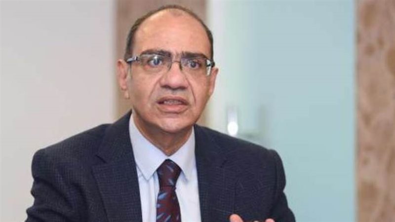 الدكتور حسام حسني