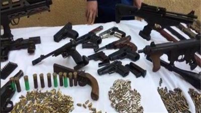 ضبط 7 متهمين بحوزتهم أسلحة نارية ومواد مخدرة في حملة أمنية بأسوان