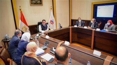 القائم بأعمال وزير الصحة يتابع منظومة التجهيزات الطبية للمنشآت 