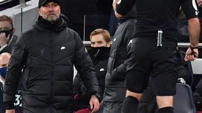 «كلوب» يشن هجومًا عنيفًا على حكم مباراة توتنهام وليفربول