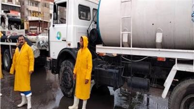 استمرار انتشار السيارات والمعدات لمواجهة الأمطار والطقس السيئ بمدن القناة