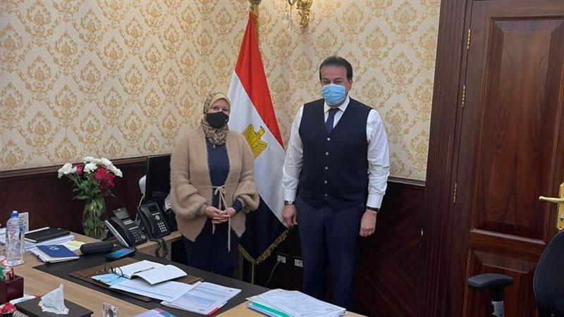 وزير الصحة ونقابة