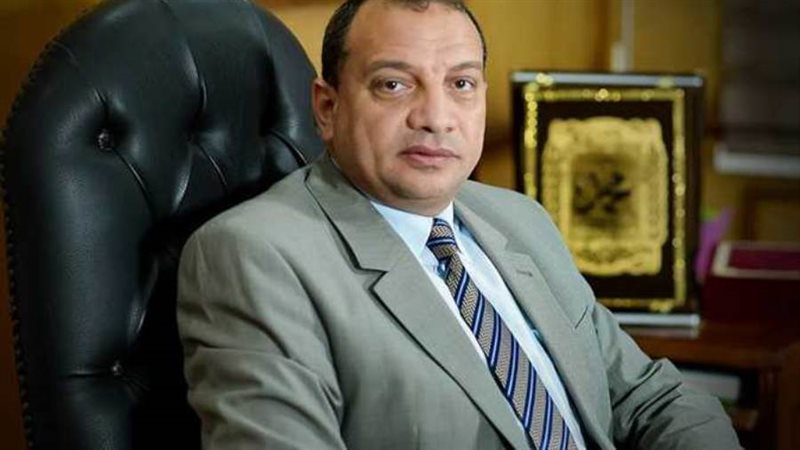 الدكتور منصور حسن