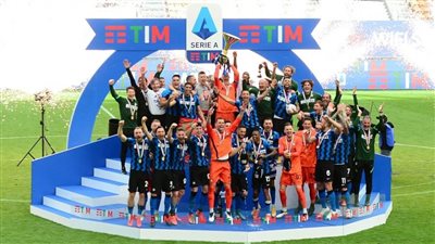 الشرطة الإيطالية تقتحم مكاتب نادي إنتر ميلان