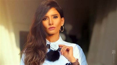 بعد مرض طفليها ووالدتها.. زينة تنفي هذه الشائعات