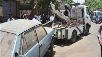 رفع 48 سيارة ودراجة نارية متروكة ومتهالكة من الشوارع