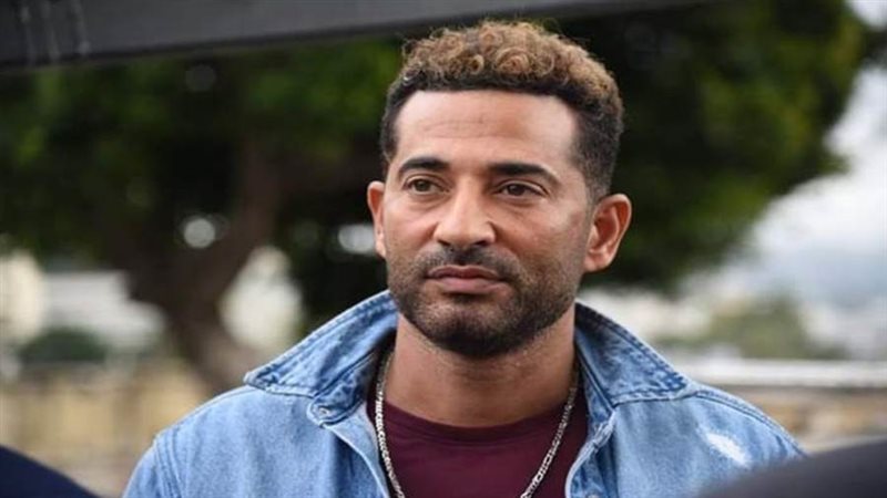 الفنان عمرو سعد