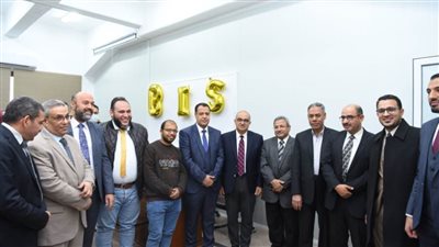 رئيس جامعة أسيوط يفتتح المقر الجديد لبرنامج نظم معلومات الأعمال BIS بكلية التجارة