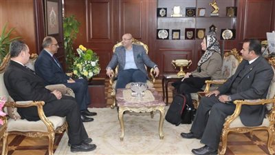  محافظ بني سويف يلتقى نائب وزير الصحة للدفع فى مواجهة الزيادة السكانية