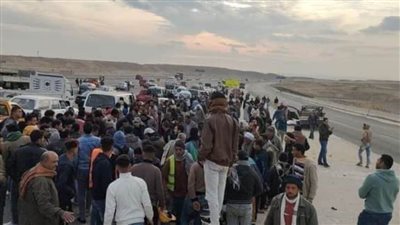 مصرع وإصابة 4 في انقلاب سيارة على الطريق الأوسطي بـ15 مايو