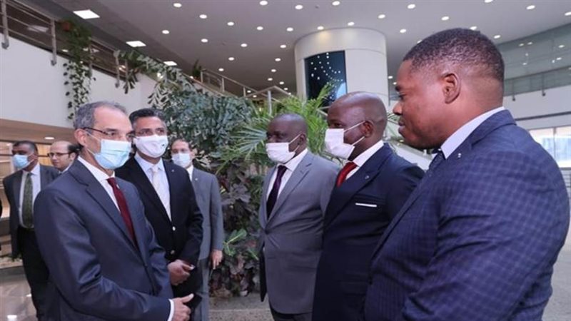 خلال الافتتاح